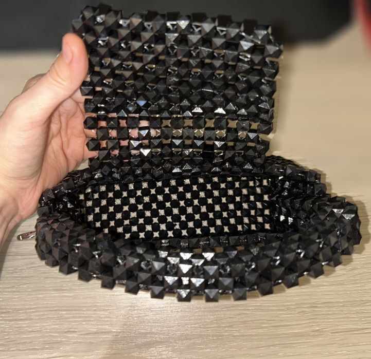 Плетенная сумочка из бусин