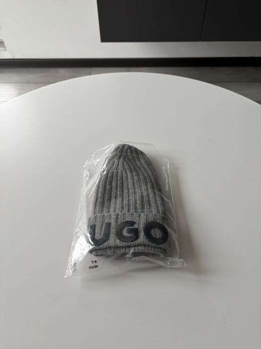 Hugo зимна шапка