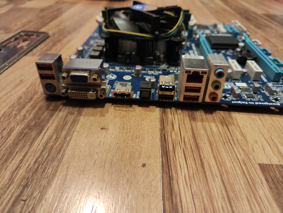 Дънна платка Gygabyte GA-H67MA-USB3-B3, i3-2100 и рам