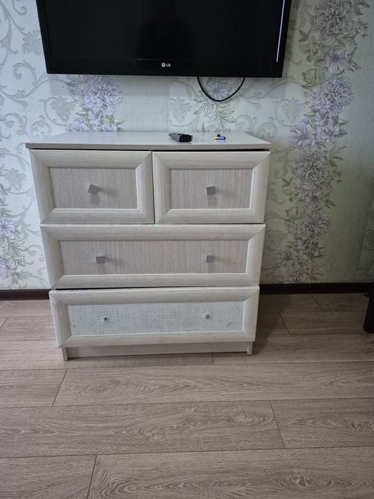 Продам шкаф , комод