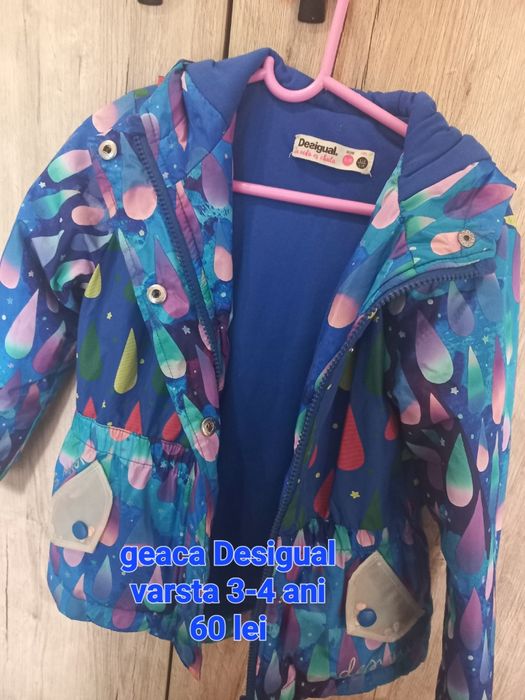 Vand haine de fetita varsta 3-4  ani