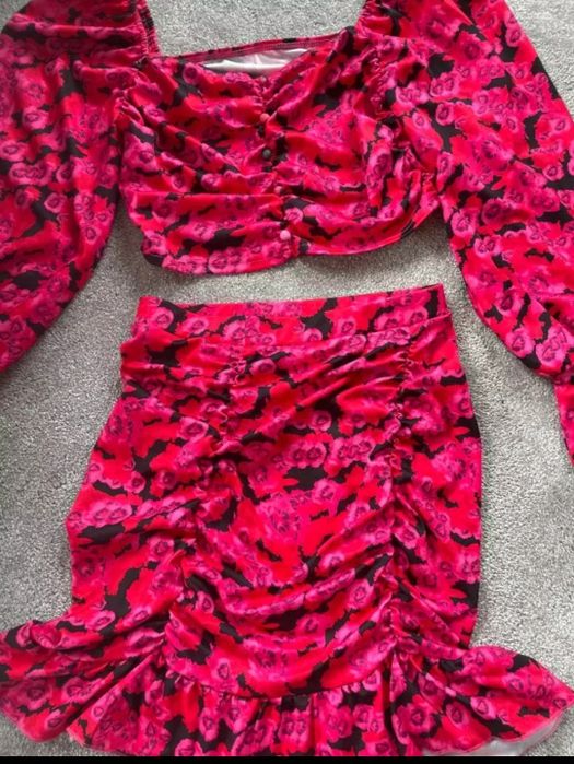 Set bluza fusta fronsate roz nou marime s-m