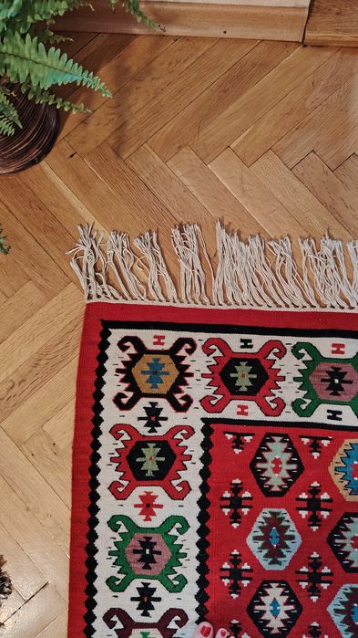 Автентичен чипровски килим