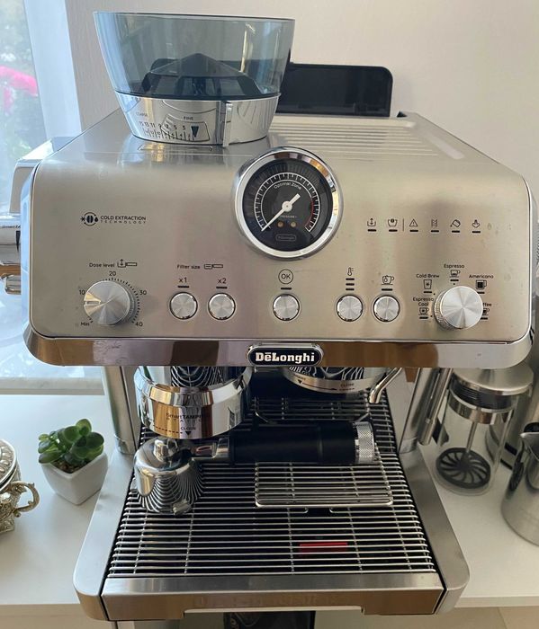 Espressor De’Longhi La Specialista – stare excelentă (aproape nou-nouț)