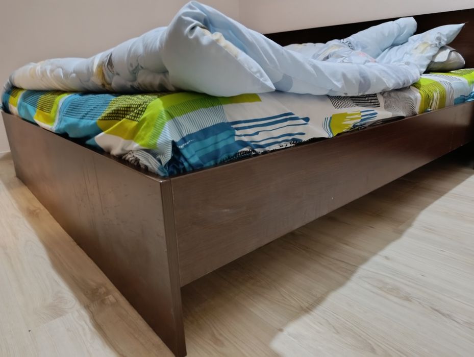 Продавам спалня с матрак