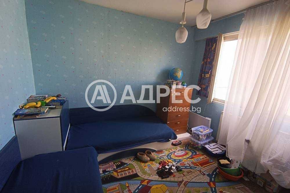 Продава се Двустаен апартамент в Разград, Орел - 62 кв.м за 1029 €/кв.м - Снимка #2