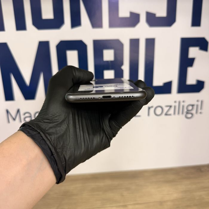 iPhone 11 black 64gb