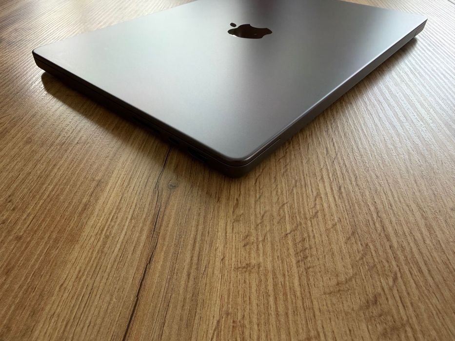 MacBook Pro 14" M5 10-CPU, 10-GPU, 24GB RAM, 1TB SSD/ В ГАРАНЦИЯ