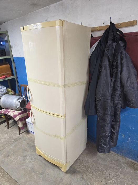 Продам холодильник