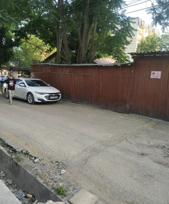 Метро Хамит Алимжана 2 сотки под офис