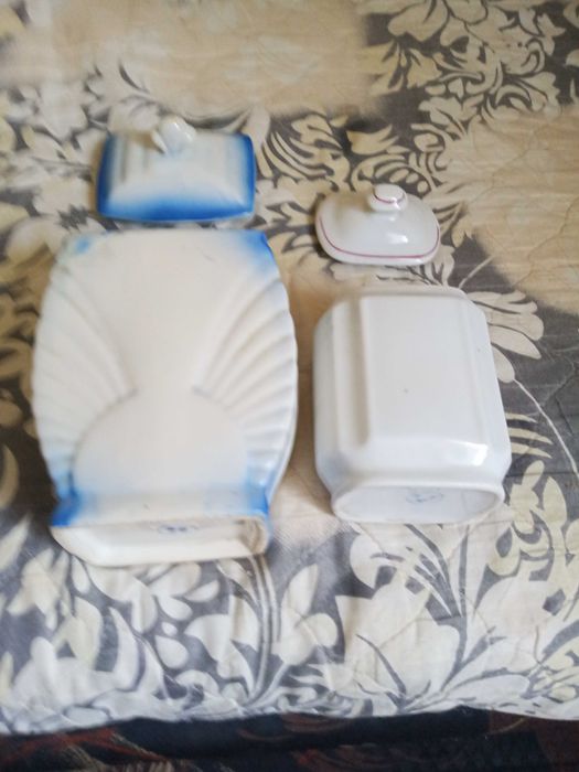 Стари български порцеланови  буркани  подправки  за допълване