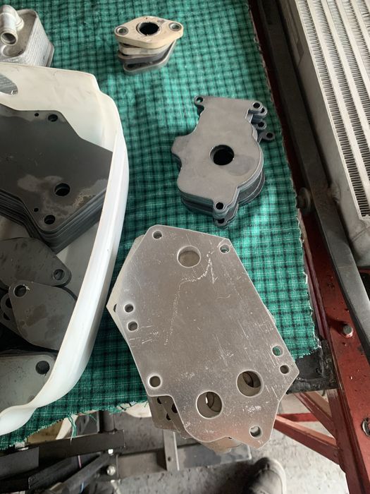 БМВ М57 охладител масло. Планка картерна вентиалция .