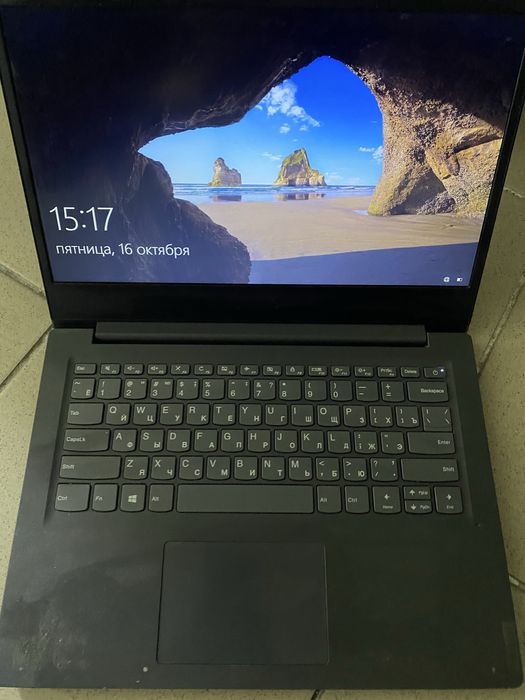 AMD Athlon Gold 3150U with Radeon Graphics