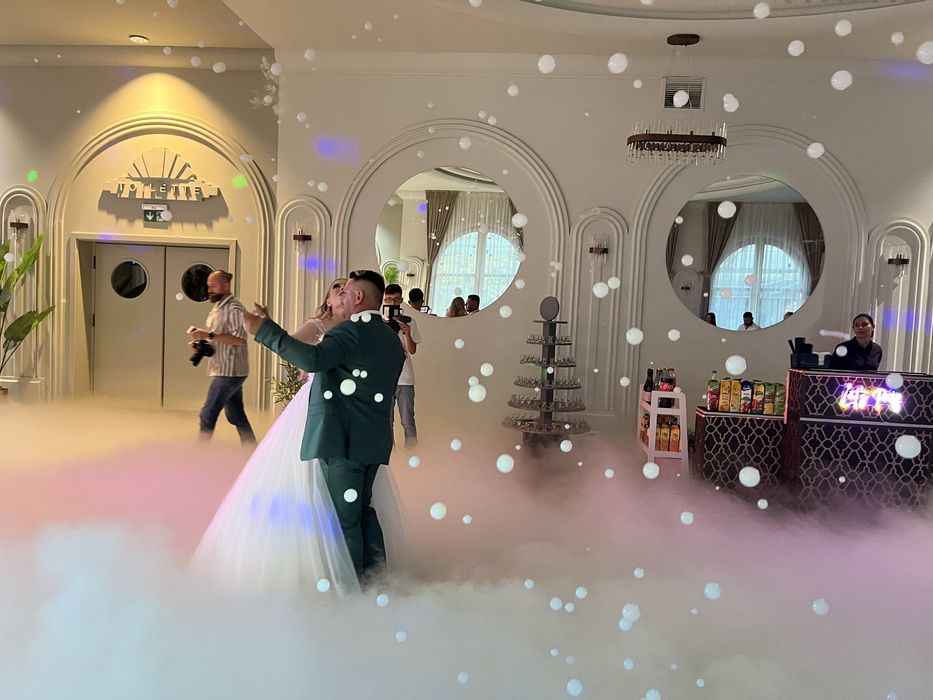 Spot luminos dansul mirilor/ Baloane fum/Oglinda foto/ Fum greu