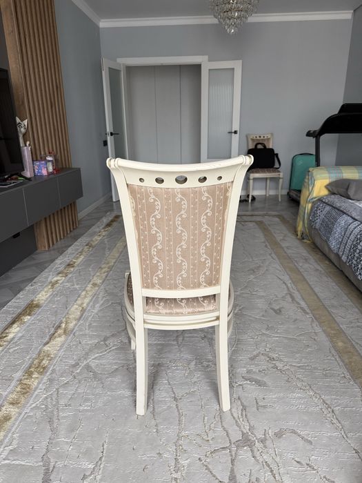 Стулья для гостинной