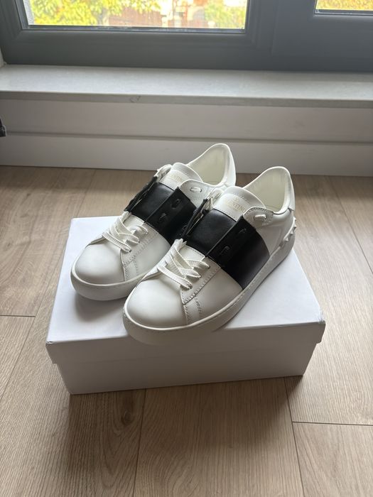Papuci Valentino Garavani marime 43 trend old money negociabili