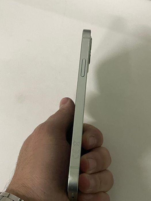 Продам Айфон 12 64/