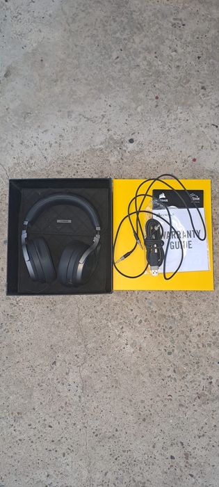 Casti gaming Corsair în stare excelentă