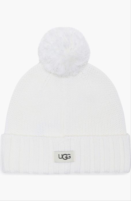 Дамска зимна шапка UGG