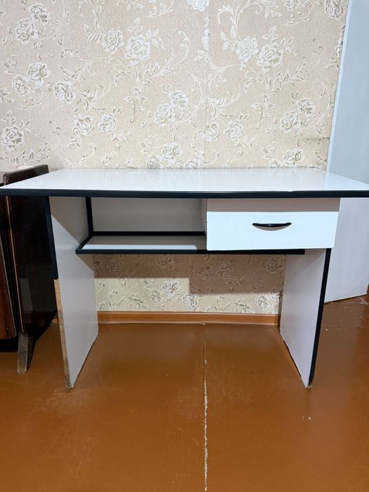 Продам парту дешево