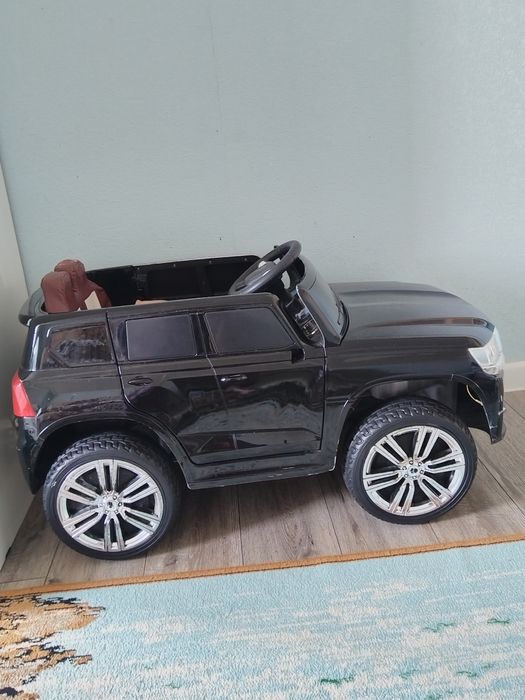 Продам игрушку машина