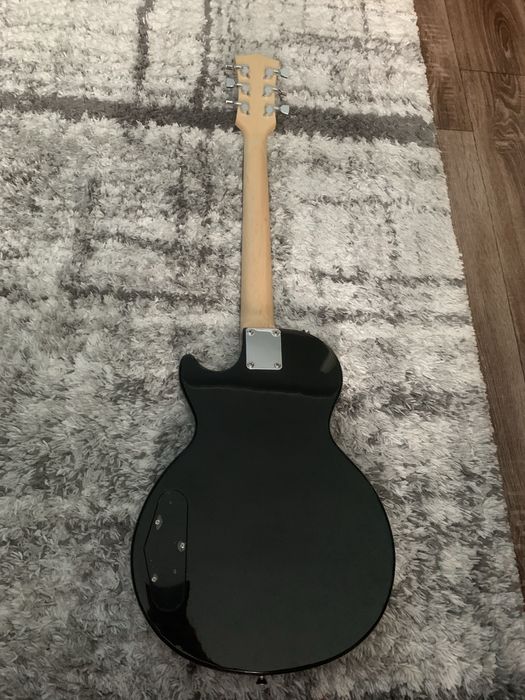 Китара Storm+усилвател Storm