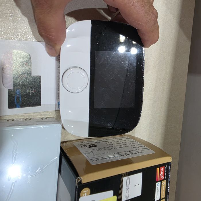 Нов Безжичен Смарт Термостат Tuya RF Smart Thermostat (WiFi / Sub1G)