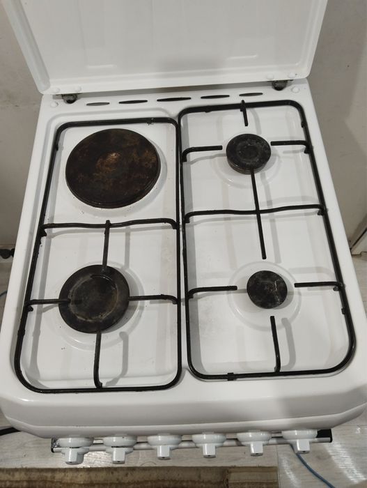 Продам электрическую плиту AVA