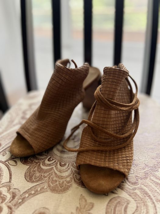 Продам обувь 39 размер