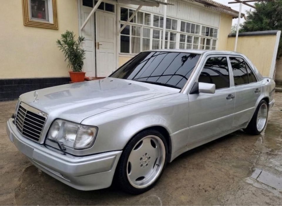 Обвес на Mercedes-Benz W124 в стиле Е500 Волчок Бампер/Крылья