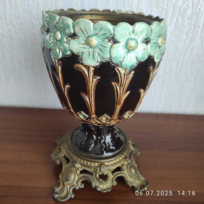 Антикварна лампа на 135 години