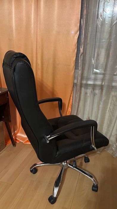 Продается Кресло кожаное
