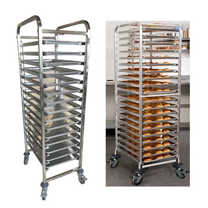 Количка за 15 броя тави с размер 60х40см чисто нови колички