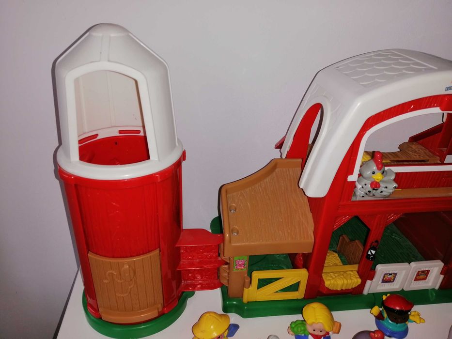 Ferma Fisher price little people cu lumini si sunete