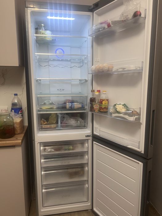 Продается холодильник Haier