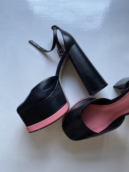 Продавам обувки SCHUTZ