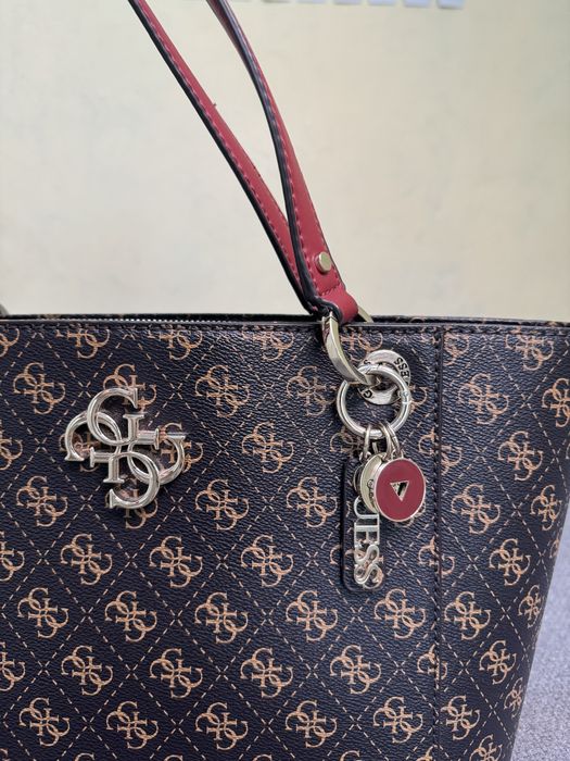 Сумка Guess