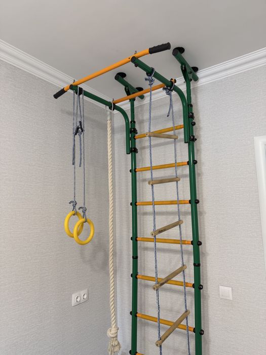 Швецкая стенка турник