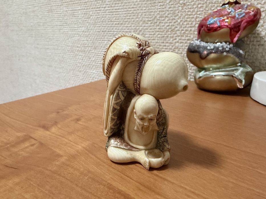 Продам Нэцке из слоновой кости