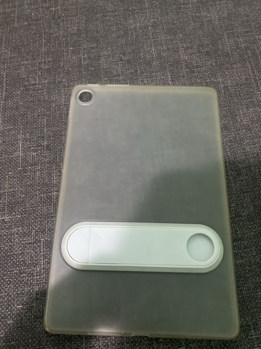 Vand tableda lenovo stare utilizat , ecranul trebuie schimbat inrest el e nou , si husa este noua