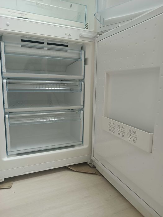 Холодильник Bosch KGN33NW20, б/у