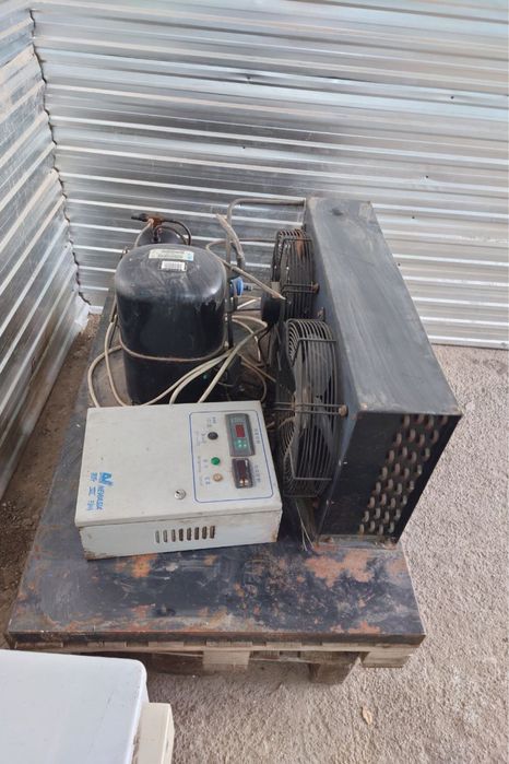 Срочно продам морозильную камеру