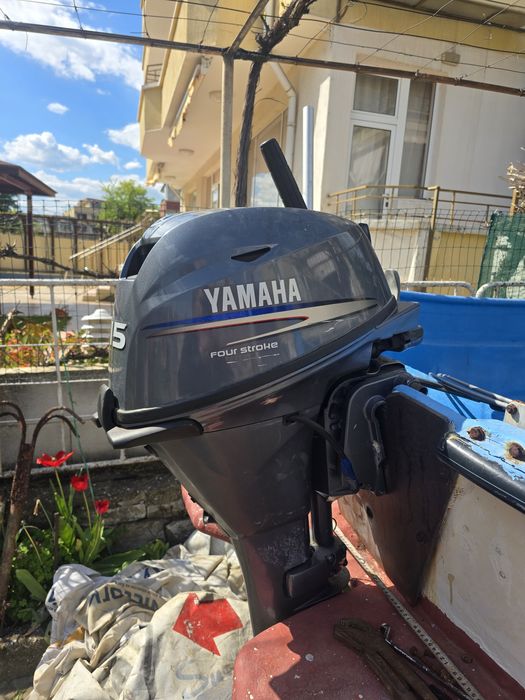Рибарска лодка с Yamaha 15 к.с мотор