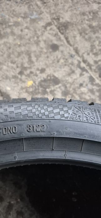 4 anvelope iarna Continental,fata 255/35/21,spate 285/30/21,dot 2020-2022.Pretul este pe bucata.