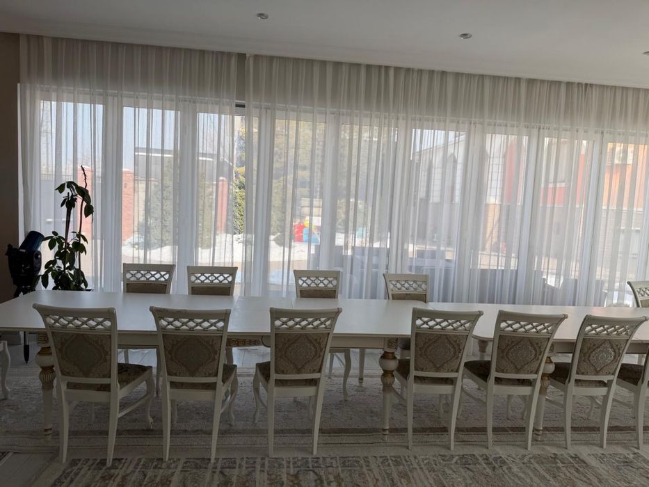 стол и стулья 4 м