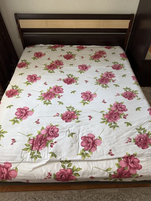 Продам кровать 200 на 160