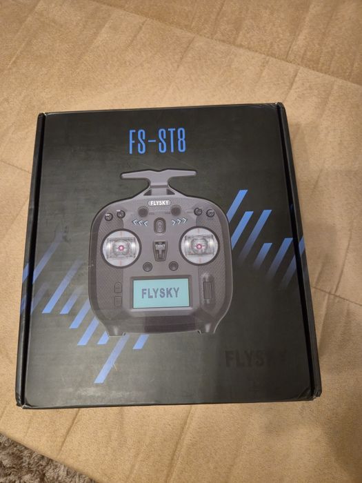 Vând radiocomanda navomodel barcuta plantat Flysky ST8 cu 2 receivere