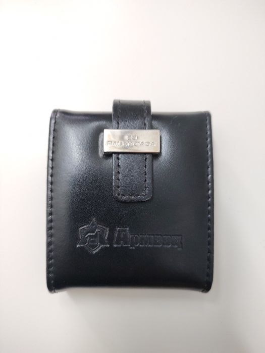 Balenciaga преносим будилник с кожен калъф