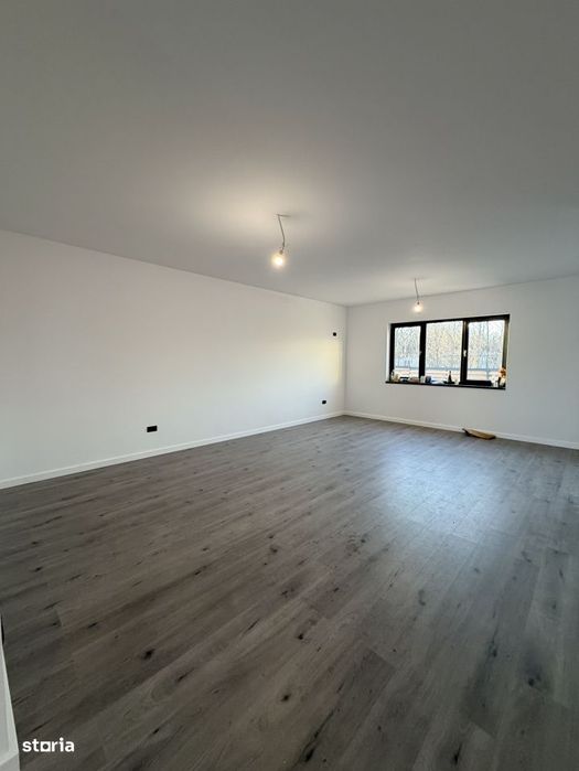 Casa individuala langa padure 400 mp teren