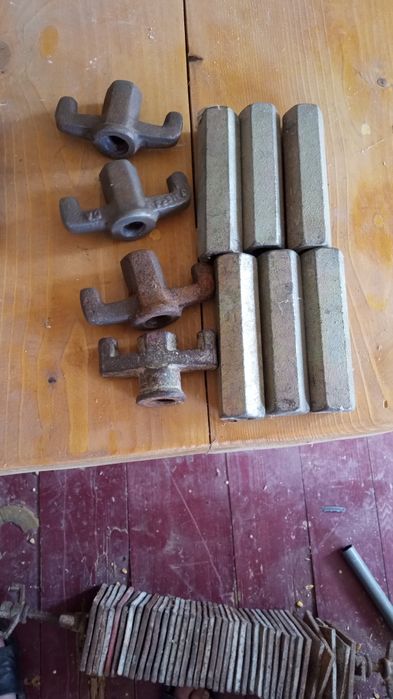 Plăcuțe și conectii pt cofraje.